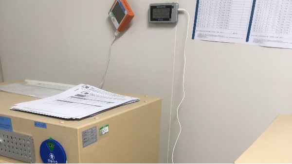 為什么冰箱一定要裝一個這樣小小的溫濕度監控設備?能夠監測樣本溫濕度嗎?26.3.19