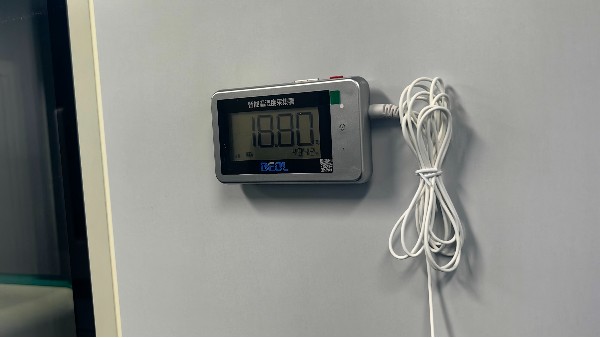 樣本冰箱之所以能實現自動報備溫濕度數據是因為溫濕度監控設備嗎?26.3.13